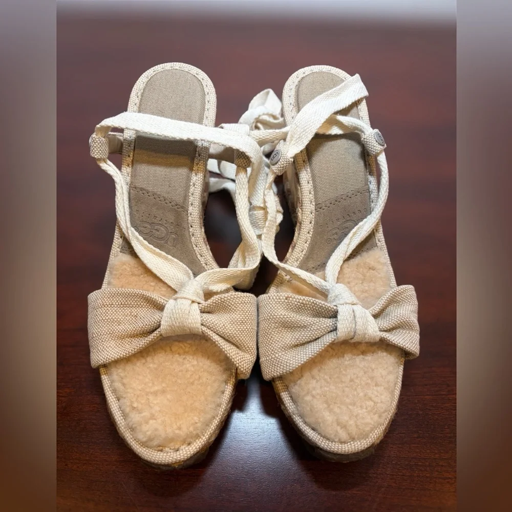 UGG Amelie Lace Up Shearling Lined Espadrille Wedge Heels Cream Canvas Size 9
